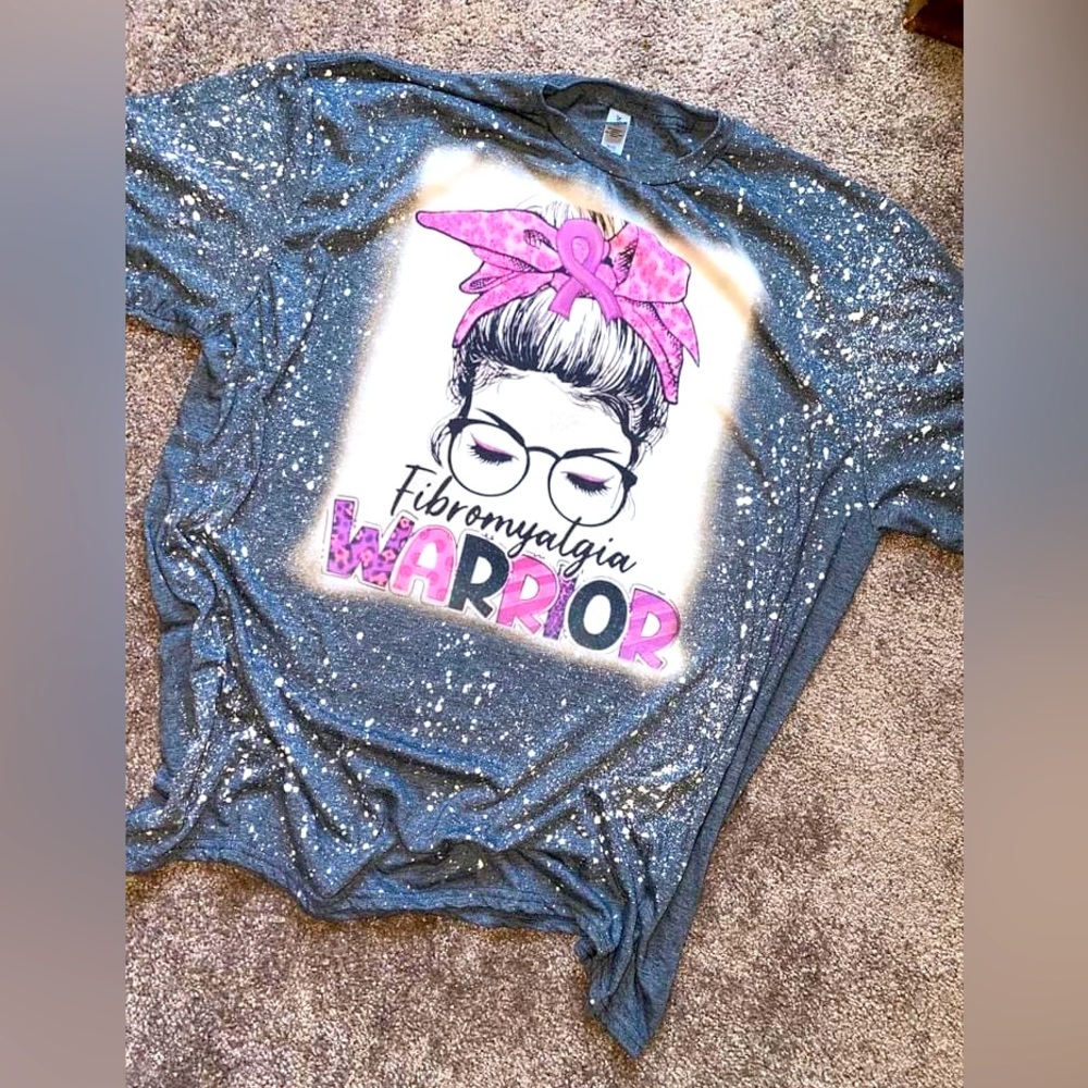 🆕Fibromyalgia Warrior Messy Bun Bleached T-shirt
